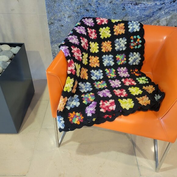 GRANNY SQUARE ROSEANNE BLANKET CROCHET THROW VINTAGE RETRO 55" X 48" COUCH CHAIR - Picture 10 of 10